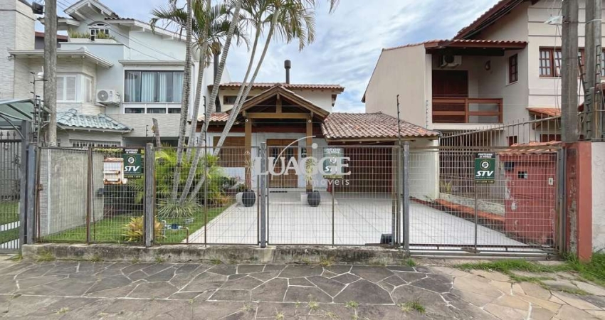 Casa 3D com 2 suítes e piscina.