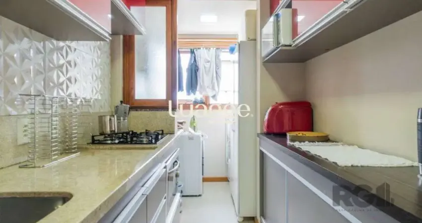 Ótimo apartamento, reformado , dois dormitórios e uma suíte, vaga escriturada.