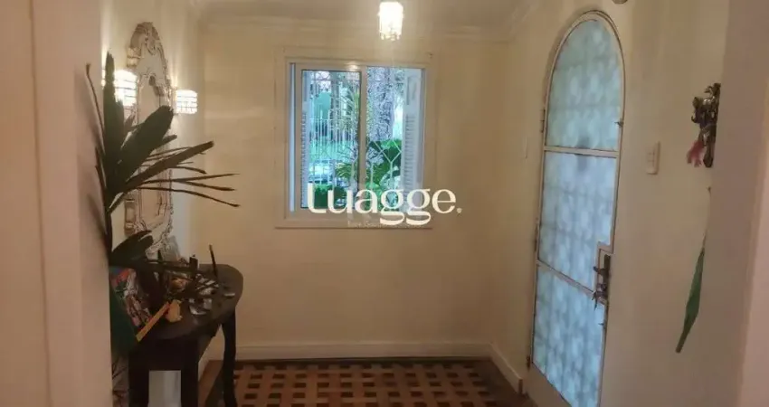 Casa para Venda - 205m², 3 dormitórios, sendo 1 suites, 2 vagas - Santo Antonio