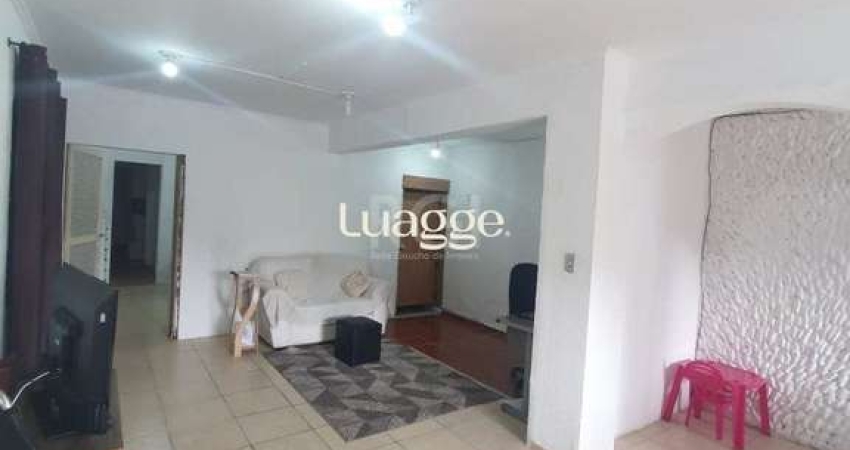 Casa para Venda - 226.9m², 5 dormitórios, sendo 2 suites, 5 vagas - Teresópolis