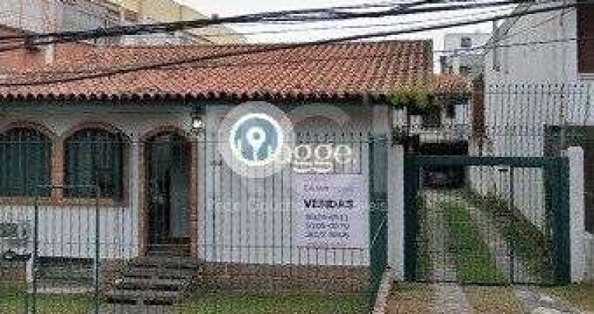 Casa para Venda - 300m², 3 dormitórios, 3 vagas - Petrópolis