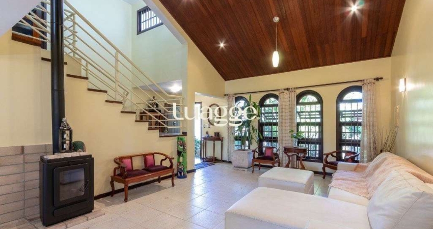 Casa para Venda - 308.25m², 3 dormitórios, sendo 1 suites, 5 vagas - Cristal