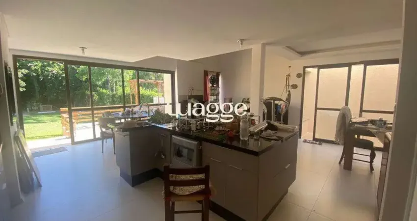 Casa Condominio para Venda - 300m², 3 dormitórios, sendo 3 suites, 4 vagas - Terra Ville