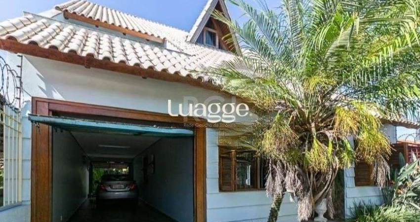 Casa para Venda - 336m², 4 dormitórios, sendo 1 suites, 2 vagas - Camaquã
