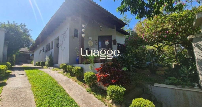Casa em lindo terreno alto ao nível da rua medindo 10 × 32 onde consta uma residência térrea com 136m2 de área privativa,