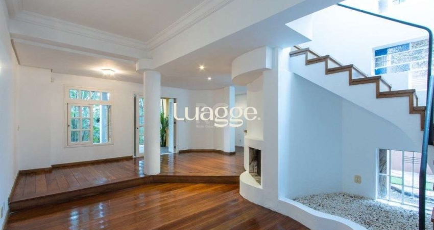 Sobrado com 300m² à venda, 3 quartos, 1 suite, 2 vagas - Bairro Espírito Santo