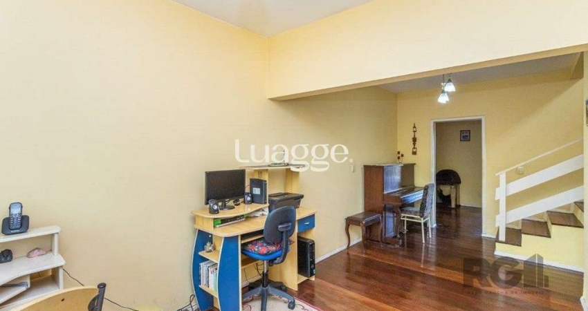 Casa com 3 Quartos à Venda, 293 m² por R$ 650.000