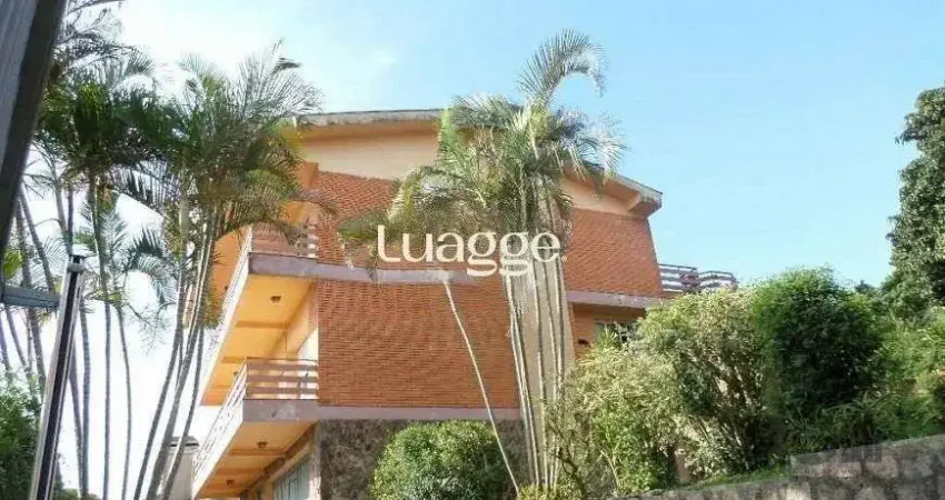 residência com vista panorâmica espetacular para o Guaíba em todos os cômodos da casa, hall de entrada, gabinete, lavabo, living para três ambientes com sacada e vista