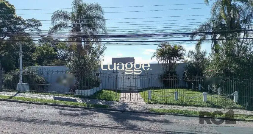 Casa para Venda - 580m², 3 dormitórios, sendo 1 suites, 3 vagas - Santa Tereza