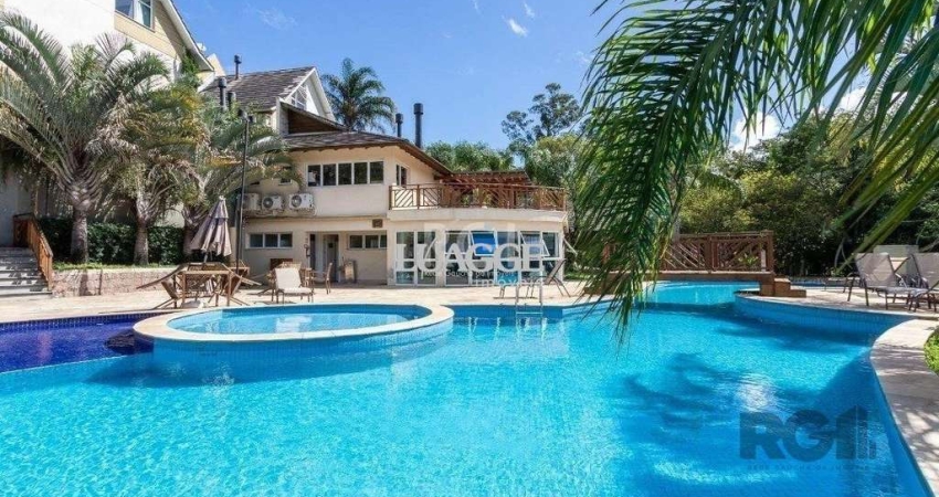Casa em condomínio para venda com 3 dormitórios, sendo 1 suíte no bairro Teresópolis