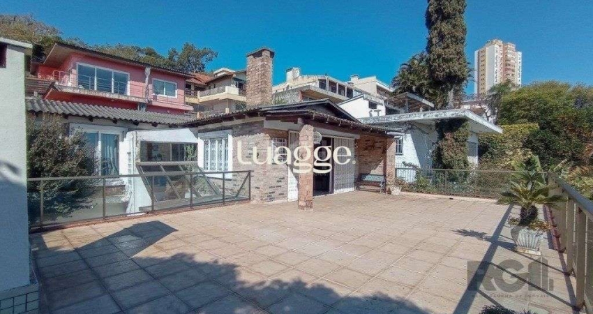 Casa para venda com 4 dormitórios no bairro Cristal