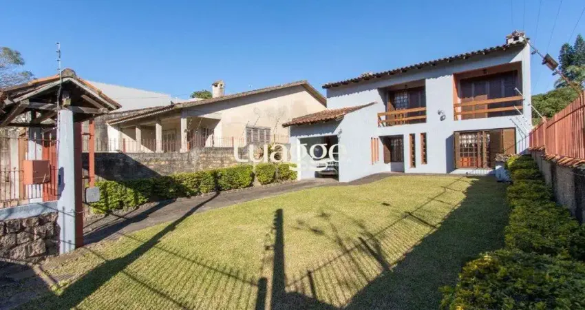 Casa para Venda - 300m², 3 dormitórios, sendo 1 suites, 4 vagas - Tristeza