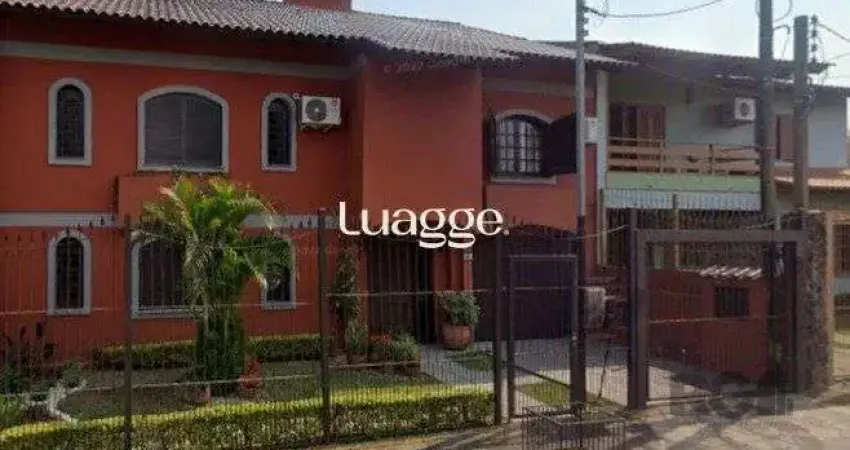 Casa de 04 dormitórios sendo 02 suíte com 03 pavimentos e 03 vagas de garagem.