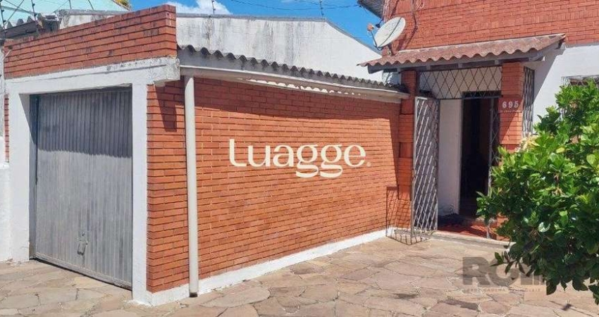CASA COM EXTENSO PÁTIO NO CAMAQUÃ