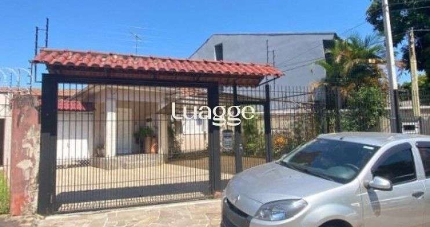 Casa 4 dormitórios I vaga 8 carros I Bairro Camaquã