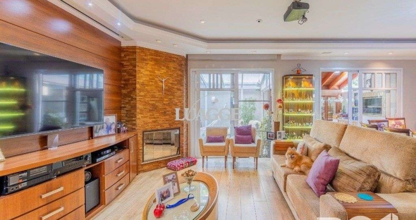 EXCLUSIVIDADE  Belíssima casa de 4 suítes + gabinete no condomínio fechado Terra Mater com vista exuberante para o bosque, próximo da portaria e infraestrutura.