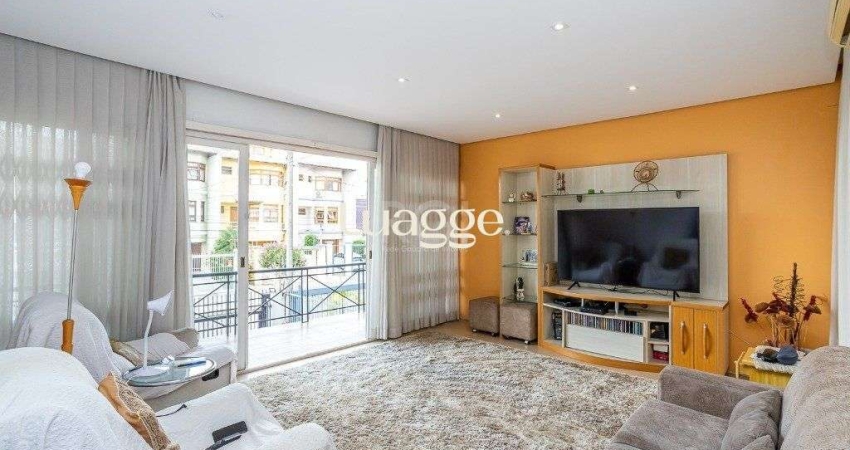 Casa no Jardim Planalto de 3 dormitórios pátio com piscina