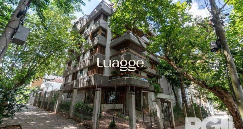 Apartamento Reformado! Com 3 dorm, sendo 1 suíte, 2 vagas na Rua Corte Real.