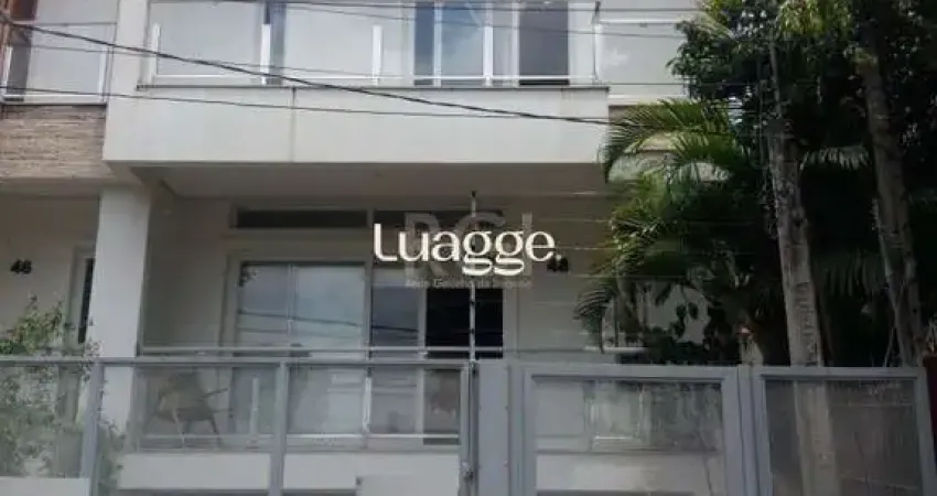 Sobrado para Venda - 262.78m², 3 dormitórios, sendo 3 suites, 3 vagas - Jardim Lindóia