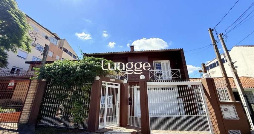 Casa 4 dormitórios sendo 1 suíte bairro Chácara das Pedras em Porto Alegre