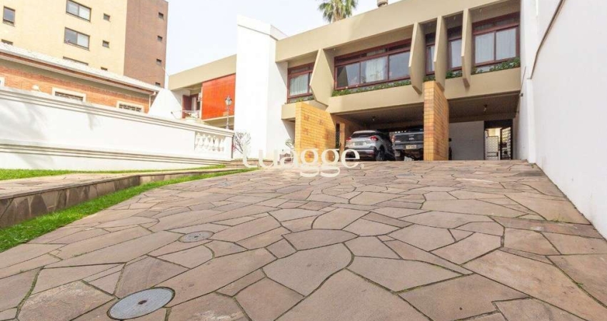 Casa à venda - 500m², 6 dormitórios,  8 vagas, 1 suite, no bairro Menino Deus, em Porto Alegre
