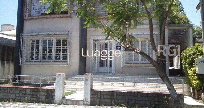 Casa para Venda - 510m², 6 dormitórios, sendo 1 suites, 3 vagas - São João