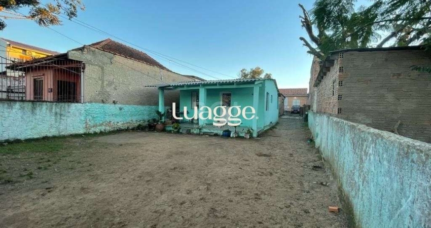 Casa para Venda - 482m², 3 dormitórios, 3 vagas - Camaquã, Porto Alegre