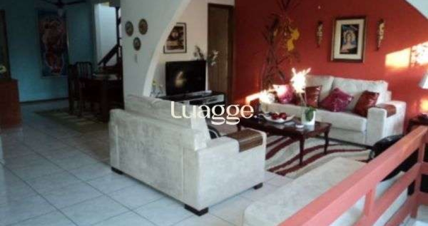 Casa para Venda - 450m², 3 dormitórios, 1 vaga - Floresta