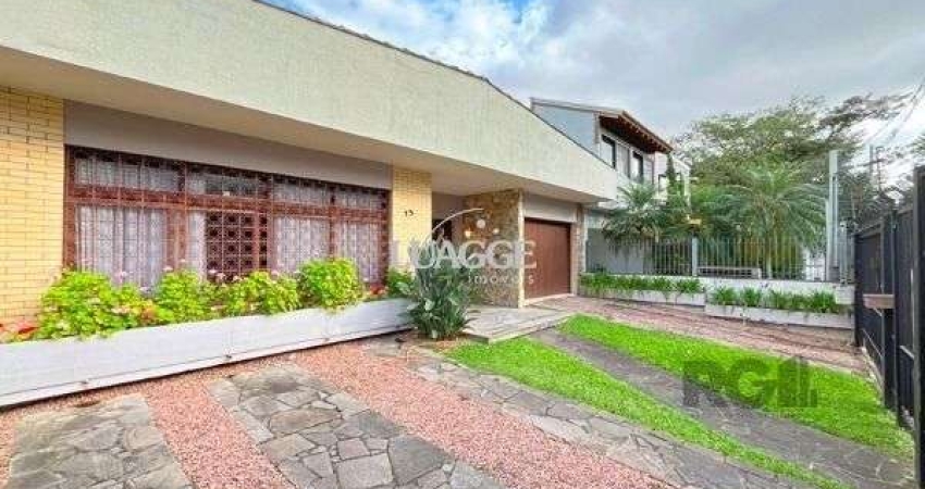 Casa para Venda - 320m², 5 dormitórios, sendo 3 suites, 8 vagas - Ipanema
