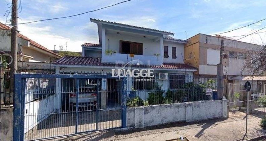 Casa para Venda - 270m², 4 dormitórios, sendo 1 suites, 5 vagas - Partenon