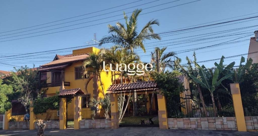 Casa para Venda - 693.6m², 5 dormitórios, sendo 3 suites, 4 vagas - Hípica