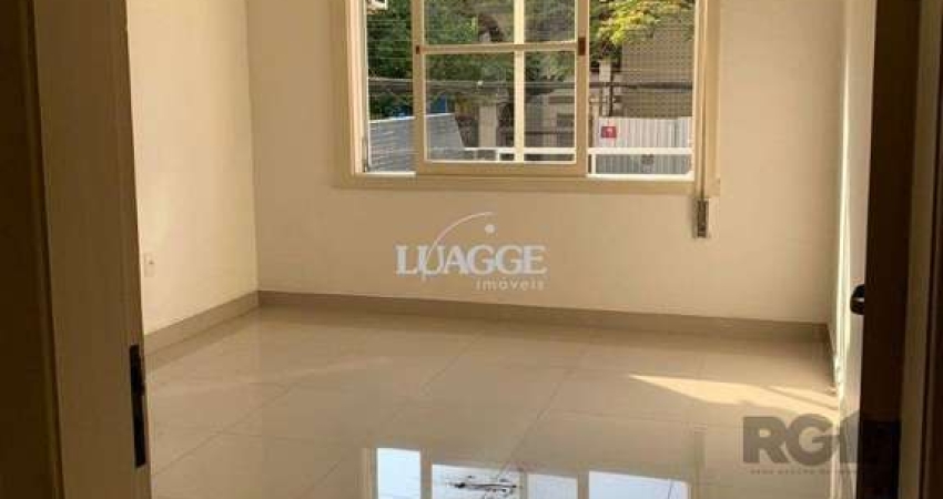 Vende-se belíssimo apartamento 3 suítes, de frente, próximo ao Parcão, reformado e com pátio - 194m² - Auxiliadora