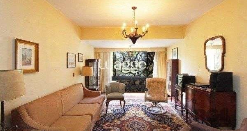 Vende-se amplo apartamento 3 quartos com suíte e 2 vagas no coração do Moinhos de vento, com 134m²