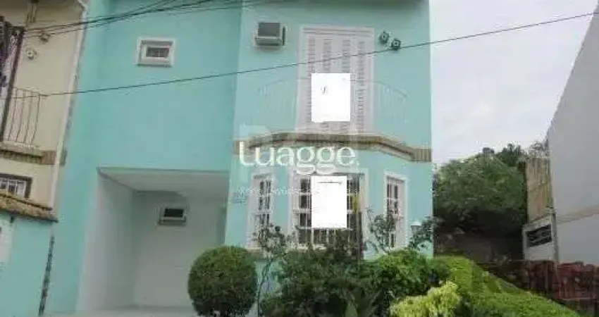 Casa Condominio para Venda - 165m², 3 dormitórios, sendo 1 suites, 2 vagas - Guarujá
