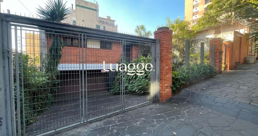 Casa de 3 quartos, suíte e 2 vagas de garagem bairro Auxiliadora em Porto Alegre