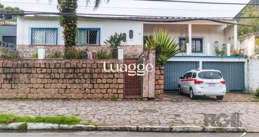 Casa para Venda - 240m², 3 dormitórios, sendo 1 suites, 3 vagas - Cristal
