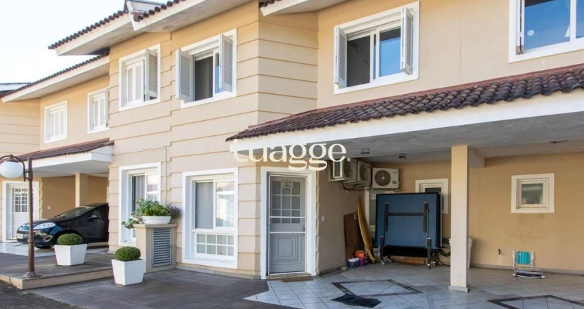 Casa em condomínio, com 3 quartos, com suíte, 2 vagas cobertas, churrasqueira, no Bairro Nonoai.