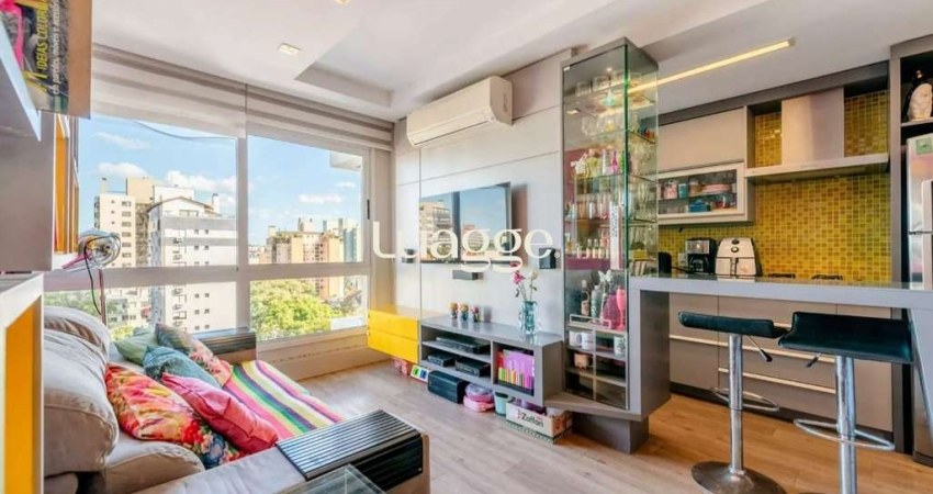 Apartamento semi mobiliado de 2 dormitórios no Petrópolis
