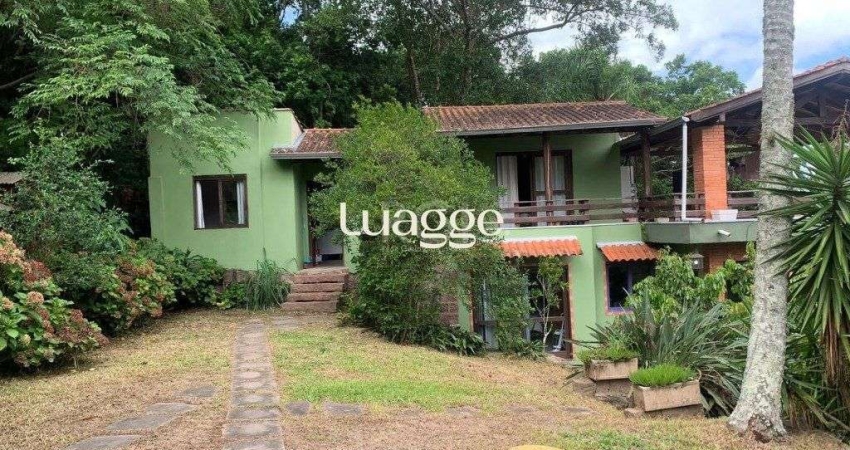 Terreno de 5.280 m², com 3 casas, no bairro Ponta Grossa, em Porto Alegre.