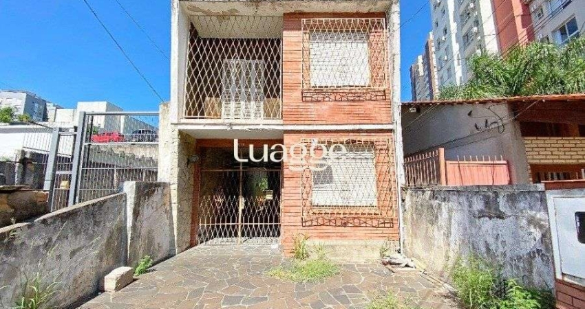 Casa/sobrado de alvenaria em pessimo estado,  com terreno de  5,70x44,00 (251m²)