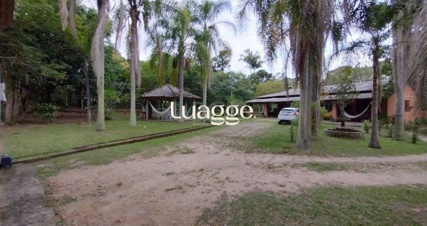 Sitio à venda no Lami, com 2 casas térreas, com 4 quartos cada uma