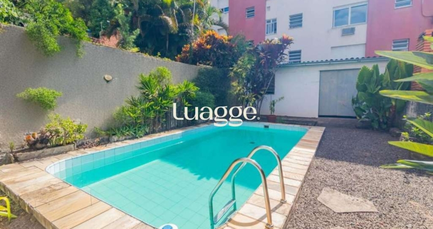 Casa com 255 metros privativos e pátio com piscina no Bairro Higienópolis