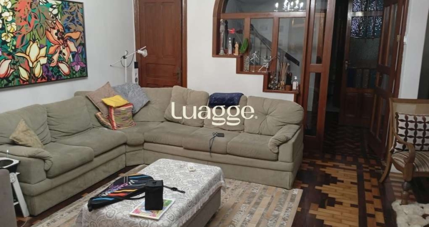 Casa com 5 quartos , 7 banheiros e pátio!