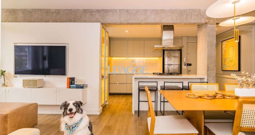 Apartamento de 2 dormitórios MOBILIADO, com suíte, decorado por arquiteta