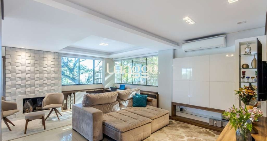 No Bairro Petrópolis 4 dormitórios, 2 suites, lareira e churrasqueira com 3 vagas