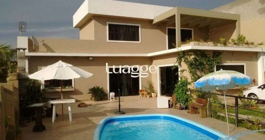 Casa para Venda - 200m², 3 dormitórios, 2 vagas - Centro