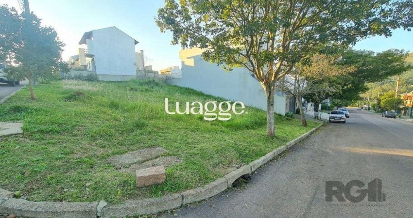 Excelente terreno de esquina de frete com área total de 210,25m2 Ideal para duas construções.