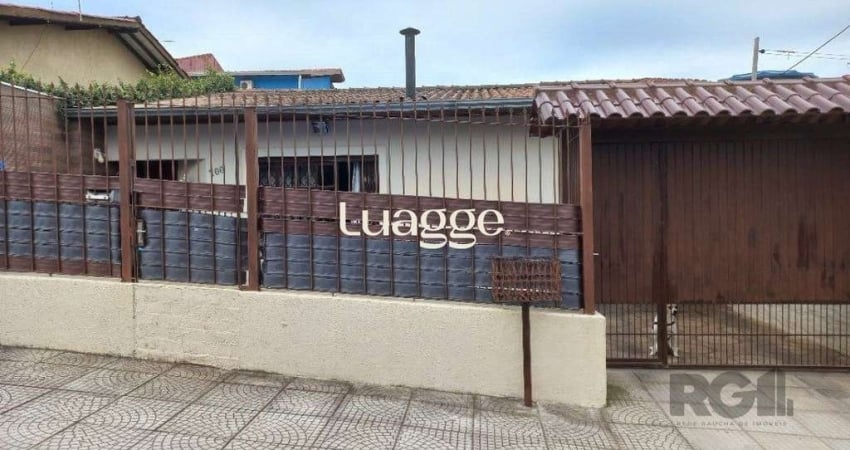Casa 2 dormitórios com piscina na Vila Nova Porto Alegre