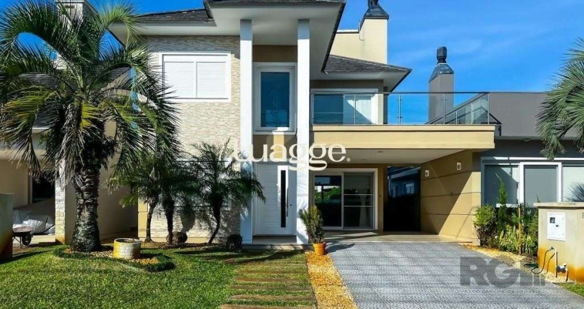 casa Alto Padrão com 239m² privativos, mobiliada e totalmente iluminada.