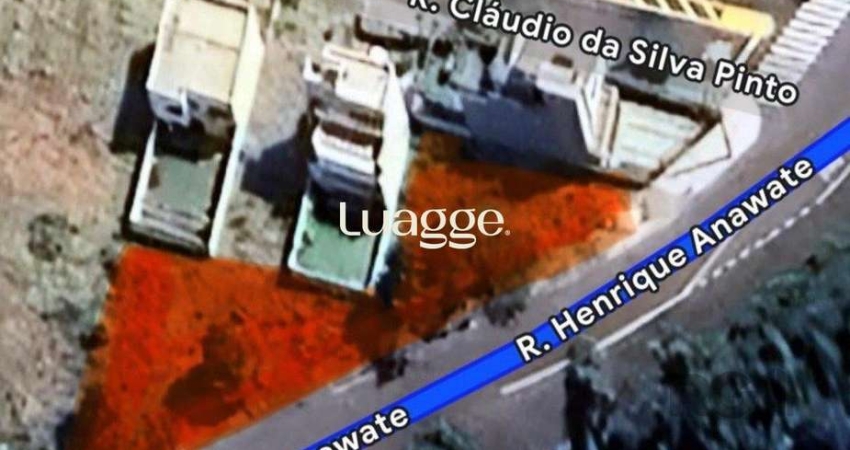 Terreno à venda no bairro Guarujá, com área total de 233,76m²